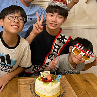 お兄ちゃん誕生日おめでとー!