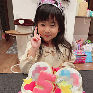 5歳、ハッピィーバースデー、大好きなおねえちゃんといつも仲良し