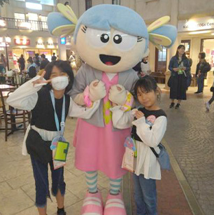初のキッザニア甲子園でのお祝いだったので嬉しい恥ずかしいの照れくさ笑顔です♪