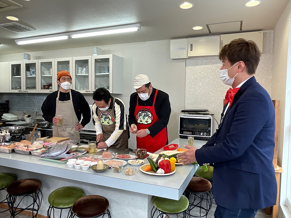 謎のメニュー“ファッチューチョン”作りに挑戦