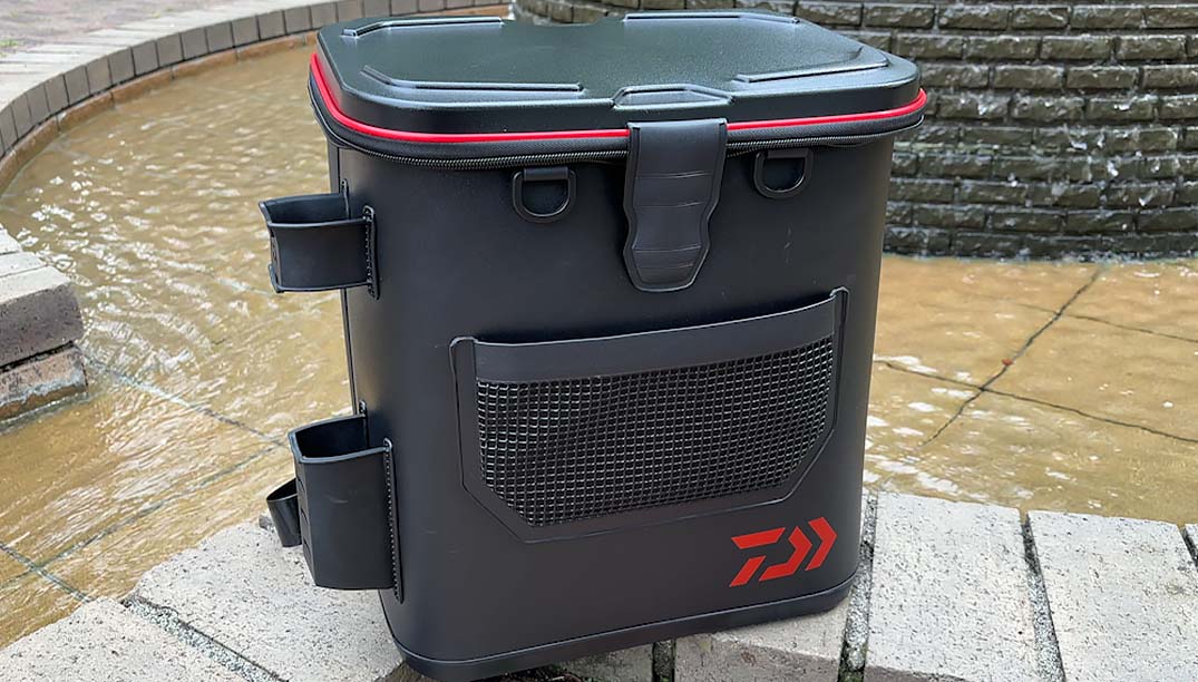 THEフィッシング視聴者プレゼント タックルリュック28Lブラック